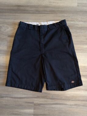 Dickies | Loose Fit 13 Inch Work Shorts  | Black | Size 38